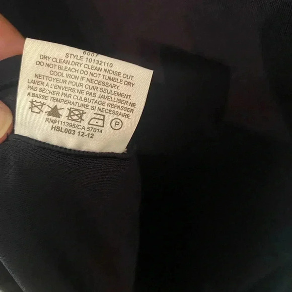 Like new Tory Burch sleeveless blouse - Picture 6 of 6